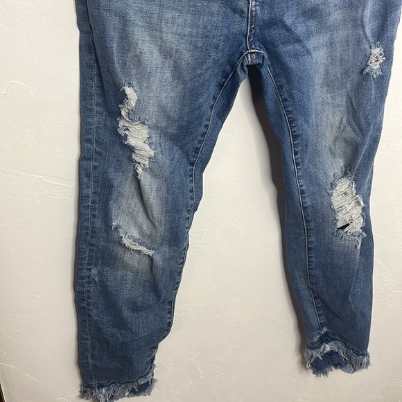 Kancan distressed skinny jeans size 13/30 - Picture 2 of 11